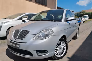 Lancia Ypsilon 1.3 MJT 75 CV(neopatentati)