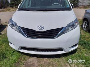 TOYOTA SIENNA Muso musata frontale completo Paraur