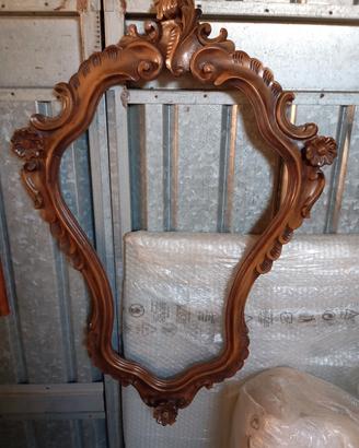 bella placchetta intagliata a mano libera 