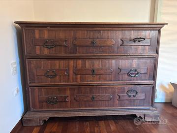 Como’ Canterano antico del 1600 a 3 cassetti