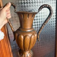 Vaso antico in rame martellato a mano
