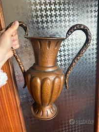 Vaso antico in rame martellato a mano