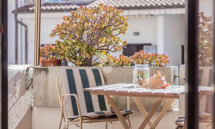 2 LOCALI A CERVETERI