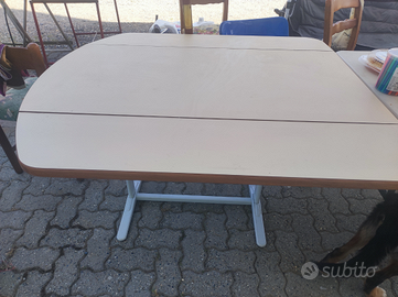 Tavolo chiusura con cerniere