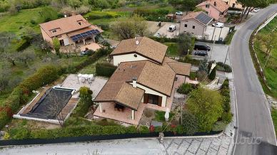 Villa di 190 m² con più di 5 locali e box auto dop