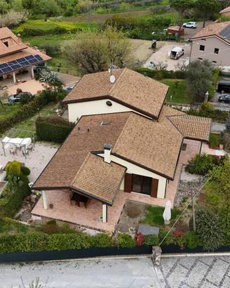 Villa di 190 m² con più di 5 locali e box auto dop