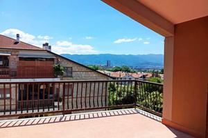 Appartamento di 60 m² con 3 locali e box auto a Te