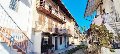 CASA SEMINDIPENDENTE A VALLO TORINESE