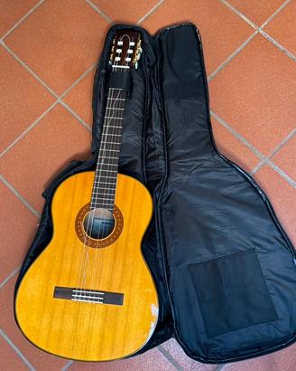 Chitarra Yamaha C70 con corde e custodia