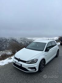 VOLKSWAGEN GOLF 7.5 R-LINE