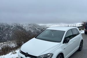 VOLKSWAGEN GOLF 7.5 R-LINE