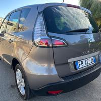 Renault SCENIC 1.5 dCi 110CV 2015 - TOM TOM