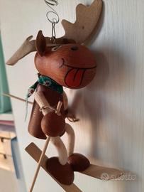 Decorazione in legno – Alce che scia
