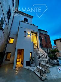 Cielo-Terra in ristrutturazione con giardino