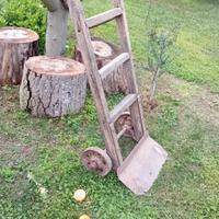 antico carrello  in legno