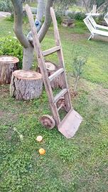 antico carrello  in legno