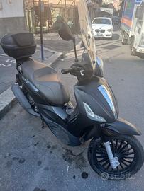 Beverly 300