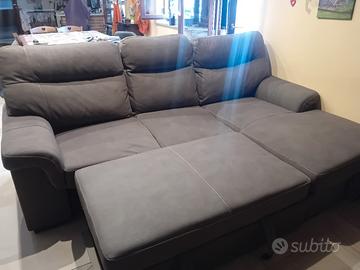Divano angolare con chaise  louge e contenitore 