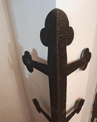 Angoliera ferro battuto