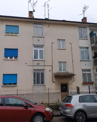 IN PICCOLA PALAZZINA: APPARTAMENTO TRICAMERE CO...