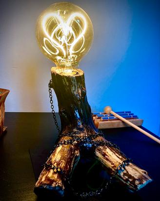 Lampada da tavolo fatta a mano - unica