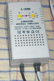 Alimentatore stabilizzato da 3 a 15 volts  1200mA