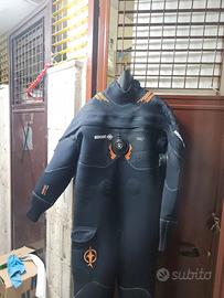 MUTA STAGNA BEUCHAT  ICEBERG PRO DRY

 TAGLIA L