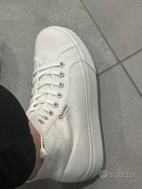 Scarpe superga