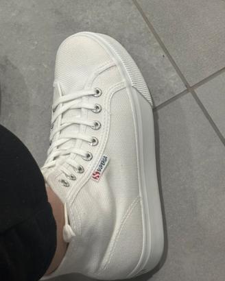 Scarpe superga