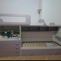 Cameretta a ponte con scrivania