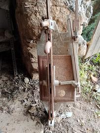 taglia piastrelle taglia ferro e piaegatrice