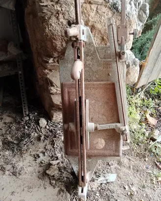 taglia piastrelle taglia ferro e piaegatrice