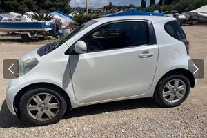 Toyota IQ - city car 4 posti