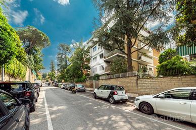 4 LOCALI A ROMA
