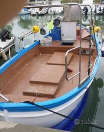 Barca da pesca con licenza