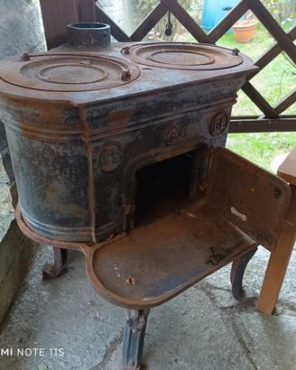 stufa ghisa antica arredamento 