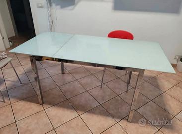 Tavolo in vetro