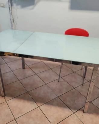 Tavolo in vetro