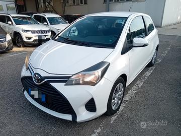 Toyota Yaris 1.0 benzina (E6)  NEO PATENTUNI