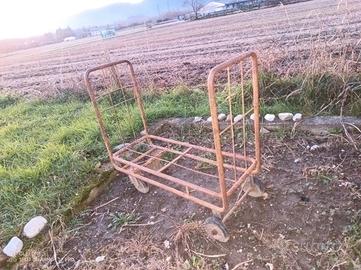 Carrelli da lavoro
