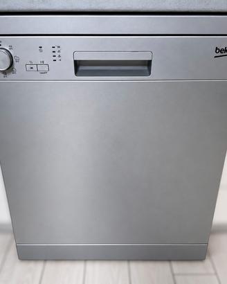 Lavastoviglie BeKo modello DFN05211S 12 coperti