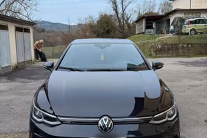 GOLF 8 R-LINE NERA