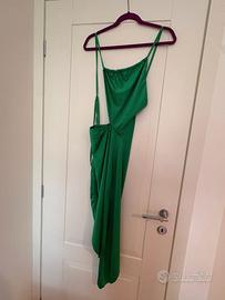 Vestito verde satinato con cut-out