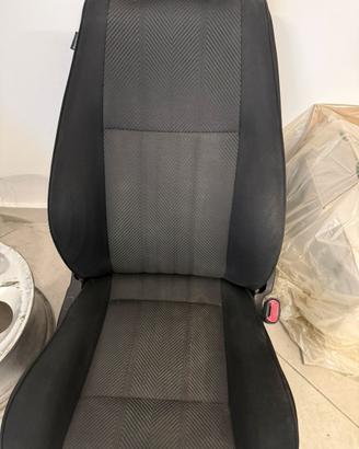 Sedili e cerchi 16 per Alfa Romeo 147