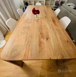 Tavolo in legno di mango