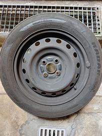 cerchi  4 x gomme Toyota Yaris