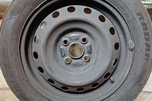 cerchi  4 x gomme Toyota Yaris