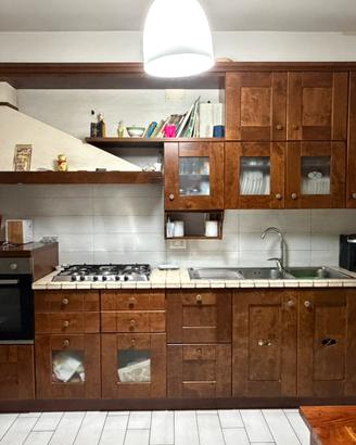 Cucina stosa in vero legno