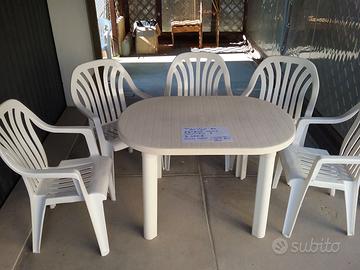ARREDO DA GIARDINO TAVOLO E 5 SEDIE