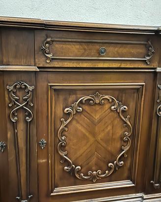 Credenza classica